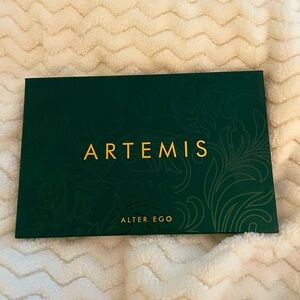 Alter Ego - Artemis 28 color eyeshadow palette